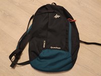 6664. Un rucsac mic Quechua