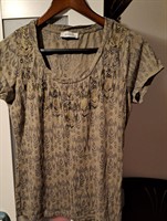 Bluza bej cu aplicatii aurii