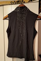 Bluza neagra cu aplicatii metalice