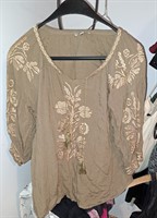Bluza maro cu broderie