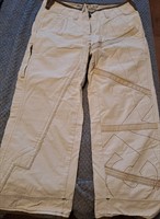 Pantaloni 3/4 cu cusaturi