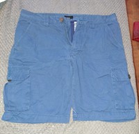 Pantaloni scurti albastri 48