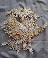 Flori albe de lipit pe textile ("iron-on")