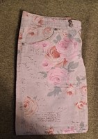 Pantaloni 3/4 cu trandafiri 42