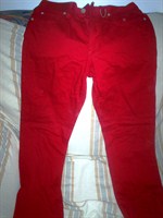 Pantaloni rosii