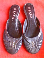 papuci  SARA - noi