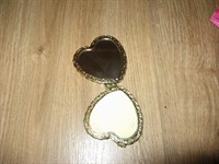 Oglinda mica sub forma de inima (Id = 1037)