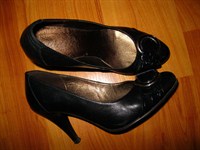pantofi negri cu toc de 5-6 cm