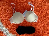 Sutien crem+sosete negre