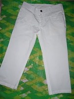 Pantaloni albi 3/4