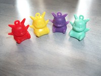 4 figurine mici Pikachu din plastic