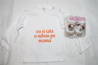 O bluza si o pereche de ciorapei pentru bebe