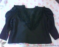 Bluza neagra cu volanase VINTAGE, maneci 3/4, marimea XL