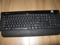 3004. Tastatura neagra Serioux stricata