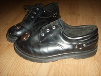 pantofi negri cu siret
