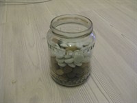 3281. Borcan cu pietre decorative