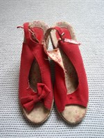 Sandale rosii din panza nr 36