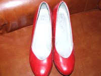Pantofi rosii nr 38