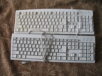 Doua tastaturi PS/2 