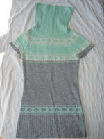 Pulover/rochie tricotat(a)