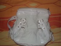 Geanta alba