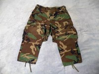 Pantaloni barbatesti military