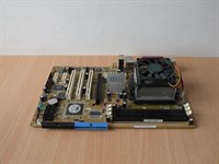 Placa de baza ASUS K8V-XE cu procesor AMD Sempron 64 3000+