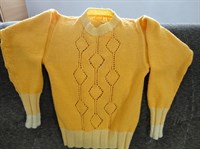 pulover de dama lucrat manual, galben, marimea 44