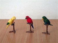 Set 3 papagali de plastic in miniatura
