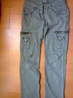 pantaloni kaki