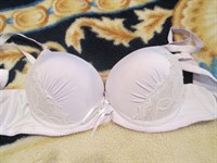 Sutien alb cu burete