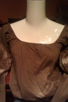 Bluza cu umerii goi