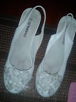 Pantofi de damă albi