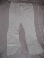 Pantaloni albi de vara