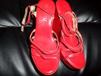 Sandale rosii de lac 