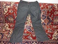 Pantaloni negri fas