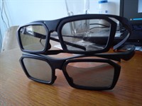2 perechi de ochelari 3D