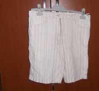 pantaloni scurti