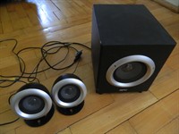 Sistem audio 2.1 cu subwoofer defect