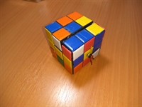 Ceas din cub Rubik