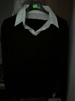 Pulover negru cu guler camasa alb