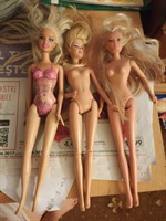 3 papusi Barbie -vechi