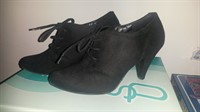 Botine negre cu toc, piele intoarsa ecologica, marimea 36 (DEICHMANN)