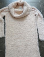 pulover lung roz pal cu paiete transparente marimea M